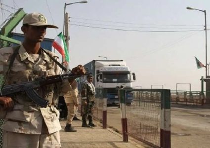 مقتل 5 من حرس الحدود الإيرانية خلال اشتباك مع "عصابات مسلحة"