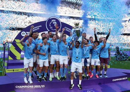 سيتي يحتفل بلقب الدوري الإنجليزي بالفوز بهدف على تشيلسي