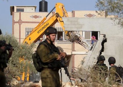 سلطات الاحتلال تخطر بهدم منزل في طورة جنوب غرب جنين