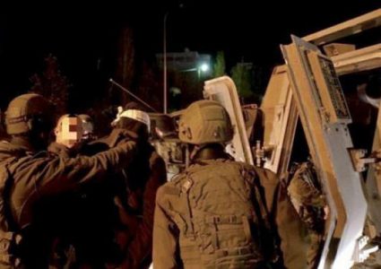 الاحتلال يعتقل مواطنا ويستولي على جرافة غرب سلفيت