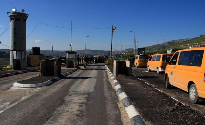 الاحتلال يغلق حاجز بيت اكسا شمال غرب القدس