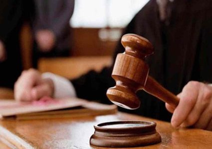 الأشغال الشاقة 10 سنوات وغرامة مالية لمدان بتهمة تداول مواد مخدرة