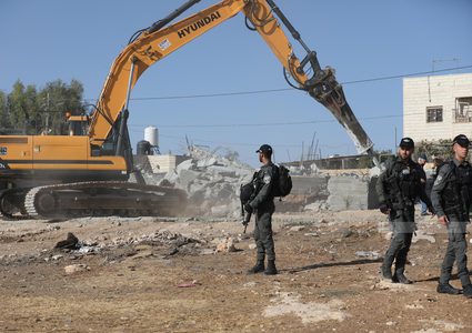 سلطات الاحتلال هدم وصادر 42 مبنى فلسطينًا بأسبوعين