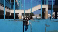 إضراب مؤسسات الأونروا يتعدى 97 يومًا: نداء العدالة يهز مدارس اللاجئين