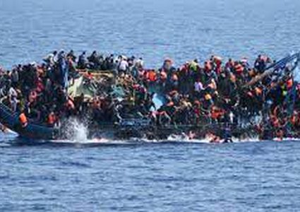 منظمة إغاثة: إنقاذ 671 مهاجرا من الغرق بعد تعطل قاربهم في قلب المتوسط