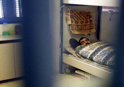 ثلاثة أسرى يدخلون عامهم ٢٣ في سجون الاحتلال