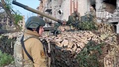 الجيش الروسي يبدأ باستلام مواقعه في باخموت