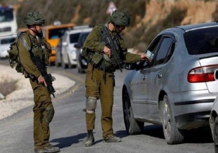 سلطات الاحتلال تعيق حركة تنقل المواطنين غرب جنين