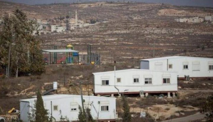 مستوطنون يضعون "كرفانا" ويقيمون حظيرة أبقار في الأغوار الشمالية