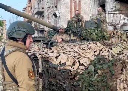 الجيش الروسي يبدأ باستلام مواقعه في باخموت