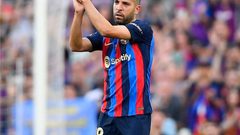 ألبا يودع برشلونة بالدموع