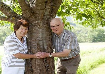 لماذا عمر النساء أطول من عمر الرجال؟