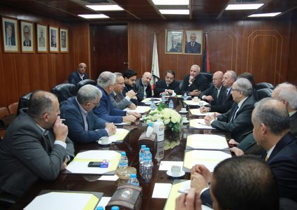 الغرفة التجارية في نابلس تبحث سبل تنشيط الحركة التجارية والسياحية