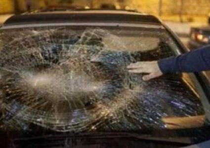 مستوطنون يهاجمون مركبات المواطنين قرب يعبد جنوب جنين