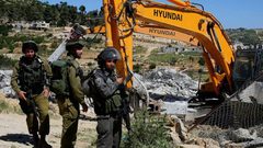 الاحتلال يجرف منطقة أثرية جنوب الخضر لصالح توسيع شارع استيطاني