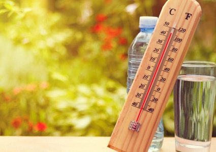 الطقس: تتأثر البلاد بكتلة هوائية حارة وارتفاع ملموس على الحرارة