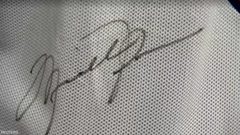 ارتداه عام 1992.. طرح قميص أسطورة كرة القدم للبيع مقابل 600 ألف دولار