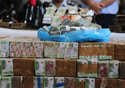 ضبط مواد مخدرة ومركبة ودراجة غير قانونيتين في بيت لحم