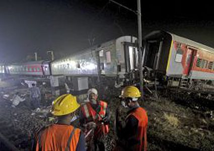 ارتفاع حصيلة ضحايا حادث القطارات في الهند الى ٢٨٨