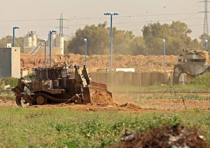 آليات الاحتلال تتوغل شرق خان يونس