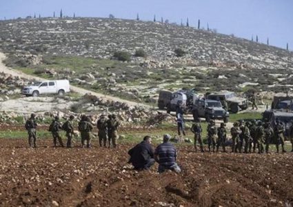 سلطات الاحتلال تستولي على 42 دونما من أراضي في سلفيت