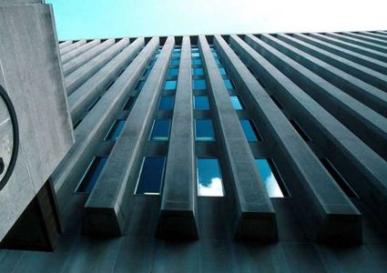 البنك الدولي يحث دول الشرق الأوسط وشمال أفريقيا على تعزيز الحماية الاجتماعية