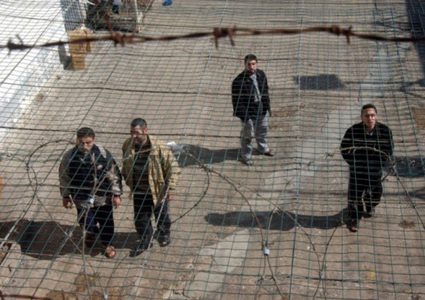 نادي الأسير: قرار حرمان الأسرى من العلاج هو قتل ممنهج