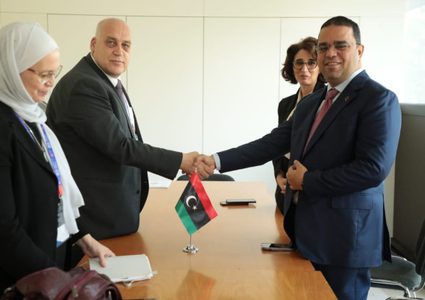 أبو جيش يبحث مع نظيره الليبي سبل التعاون المشترك في قطاع العمل