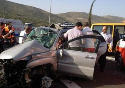 إصابة فتى بجراح خطيرة إثر حادث سير في منطقة جسر الزرقاء