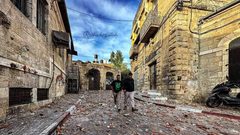 آثار الدمار في منزل عائلة الأسير إسلام فروخ بعد تفجيره من الاحتلال في مدينة رام الله.