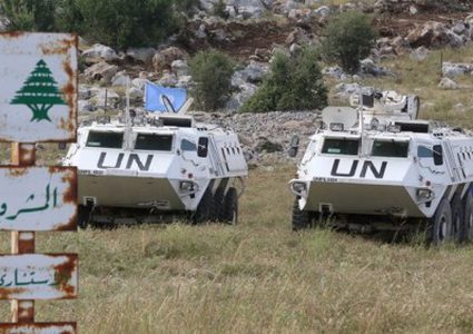 استنفار في كفر شوبا بالجنوب اللبناني وشبان يزيلون اسلاكا شائكة وضعها الاحتلال