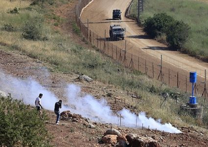 اصابات بالاختناق بين اللبنانين خلال قمع الاحتلال مسيرة في كفر شوبا