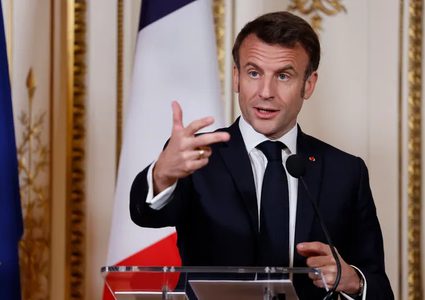 ماكرون يدعو إيران “إلى أن تنهي فورا دعمها” لروسيا في حرب أوكرانيا