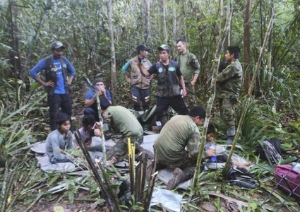 العثور على ٣ اطفال احياء بعد تحطم طائرة في كولومبيا