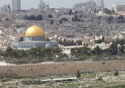 محافظة القدس تحذر من خطورة ما يجري في القدس من تهويد لهويتها العربية