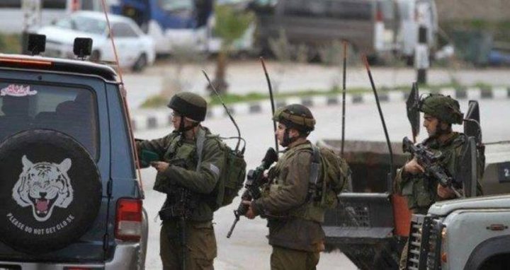 الاحتلال يحتجز عددا من المواطنين وسط اندلاع مواجهات في يعبد جنوب جنين