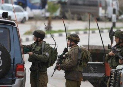 الاحتلال يحتجز عددا من المواطنين وسط اندلاع مواجهات في يعبد جنوب جنين