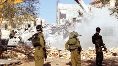 الاحتلال يهدم منزلا في مدينة بيت جالا غرب بيت لحم