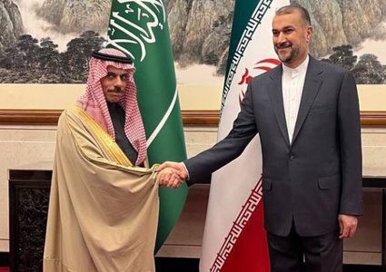 وزير الخارجية السعودي يزور إيران