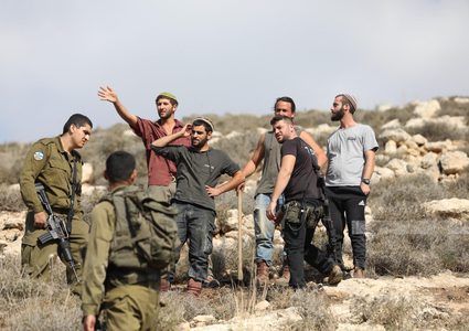 الخليل:مستوطنون يهاجمون رعاة الأغنام في مسافر يطا