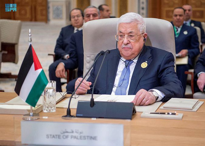 الرئيس عباس يُطلع السفراء العرب على آخر التطورات السياسية