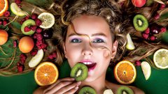 تسع أطعمة تساهم في تعزيز قوة الشعر