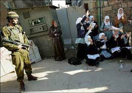 التربية تطالب المؤسسات الدولية بتحمل مسؤوليتها لحماية المدارس من الاحتلال