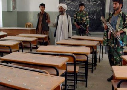 بلدة أوغندية حدودية تستعد لدفن أبنائها بعد تعرض مدرستها لمجزرة على يد إرهابيين