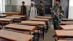 بلدة أوغندية حدودية تستعد لدفن أبنائها بعد تعرض مدرستها لمجزرة على يد إرهابيين