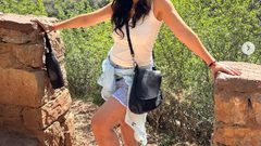 غادة عادل تشارك جمهورها بأحدث ظهور لها خلال رحلة صيفية