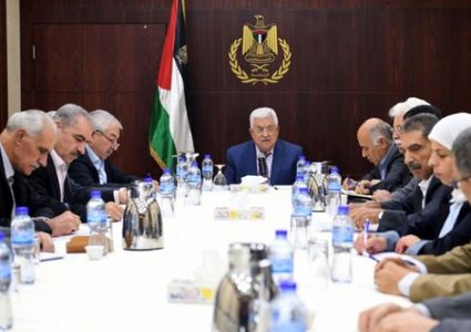 ردا على قرار الاستيطان- القيادة الفلسطينية تقاطع اجتماع "اللجنة الاقتصادية"