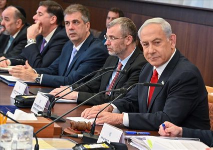 حكومة نتنياهو تقرر استئناف دفع قانون "الأصفاد الإلكترونية"