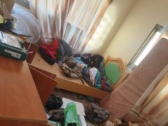 الاحتلال يعبث بمحتويات منزل المحرر عاصم أبو الهيجا بعد اعتقاله في جنين، فجر اليوم"