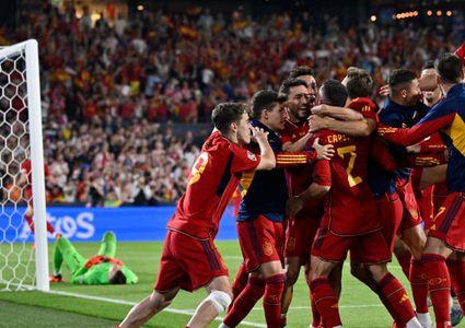 إسبانيا تظفر بدوري الأمم الأوروبية